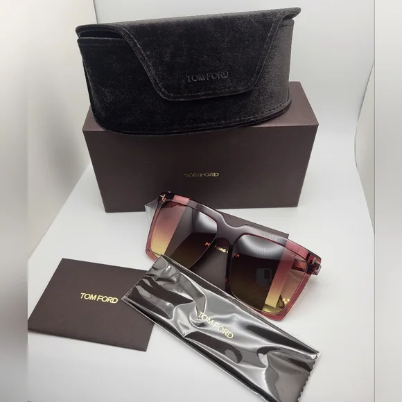 TOM FORD Sabrina Square Sunglasses NIB - www.jkreigsman.com display picture 3